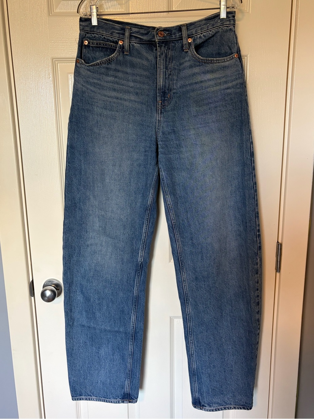 Gap high rise barrel jeans - size 29L